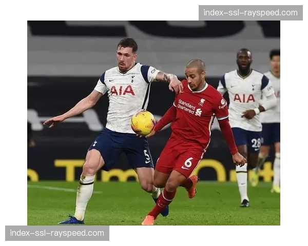 战术板：解析斯图加特三后卫体系下，菲里希的进攻自由度